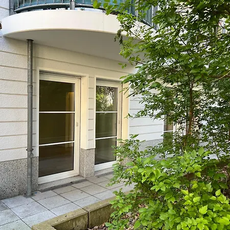 Alexa Spacious Design Up To 10 Persons - Parking - Superfast Wifi דירה *