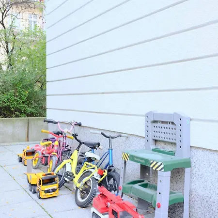 Appartement Alexa Spacious Design Up To 10 Persons - Parking - Superfast Wifi Berlijn