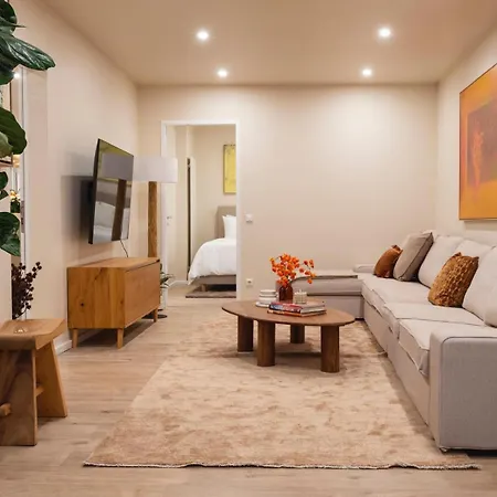 Alexa Spacious Design Up To 10 Persons - Parking - Superfast Wifi *