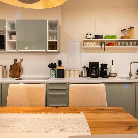 Alexa Spacious Design Up To 10 Persons - Parking - Superfast Wifi * ברלין