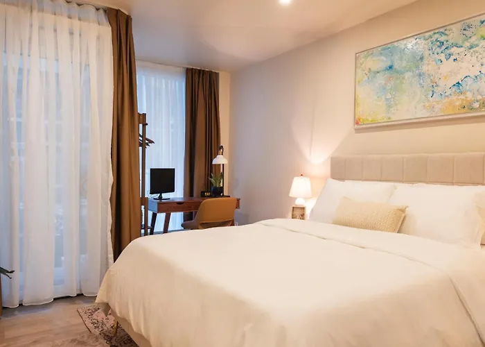 Alexa Spacious Design Up To 10 Persons - Parking - Superfast Wifi *