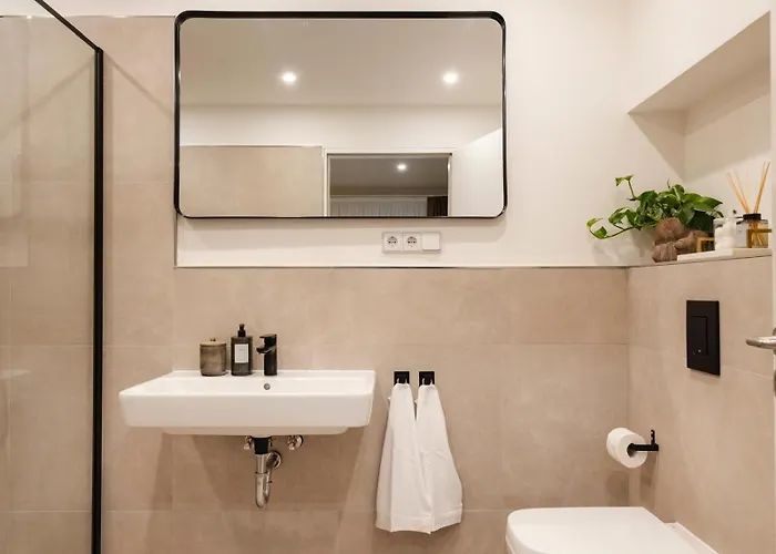 Alexa Spacious Design Up To 10 Persons - Parking - Superfast Wifi Appartamento *