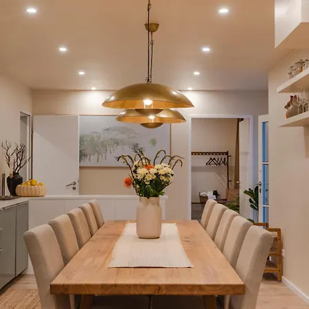 Apartment Alexa Spacious Design Up To 10 Persons - Parking - Superfast Wifi *