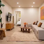 Alexa Spacious Design Up To 10 Persons - Parking - Superfast Wifi *