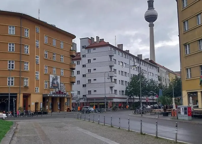 Alexa Spacious Design Up To 10 Persons - Parking - Superfast Wifi Lägenhet Berlin