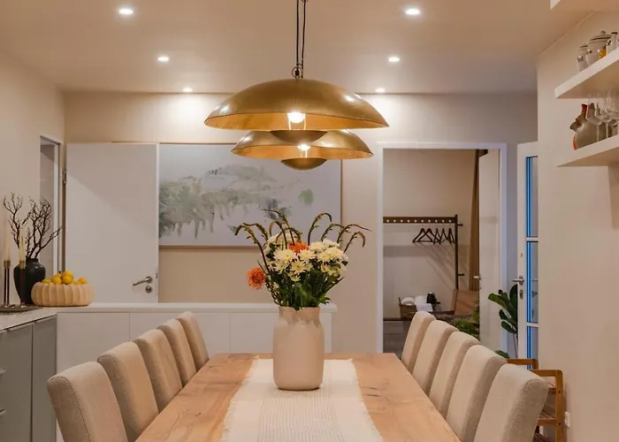 Lägenhet Alexa Spacious Design Up To 10 Persons - Parking - Superfast Wifi *