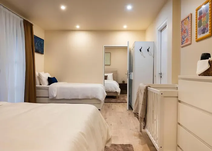 Alexa Spacious Design Up To 10 Persons - Parking - Superfast Wifi Apartment